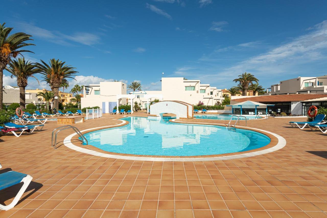 Homeforguest Apartamento Con Terraza Y Piscina En Corralejo Luaran gambar