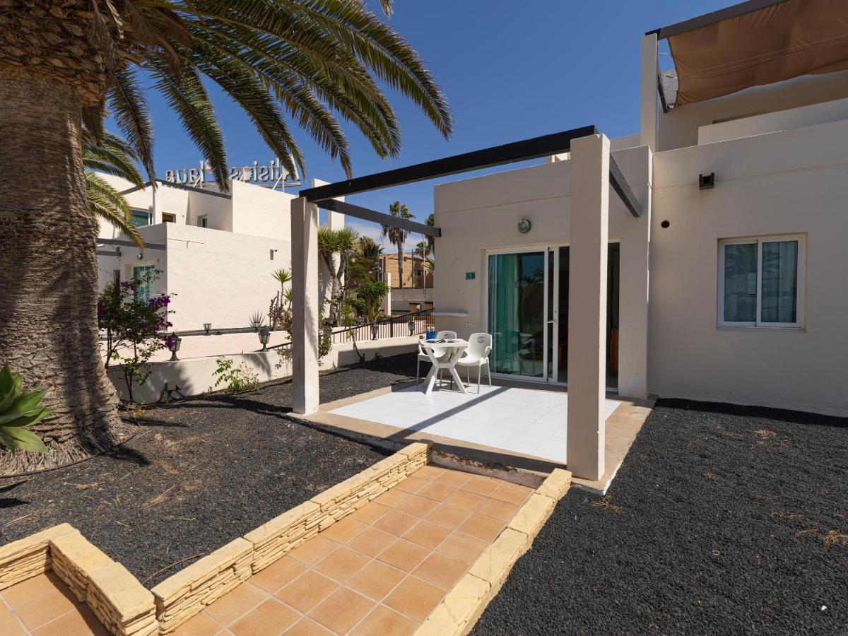 Homeforguest Apartamento Con Terraza Y Piscina En Corralejo Luaran gambar