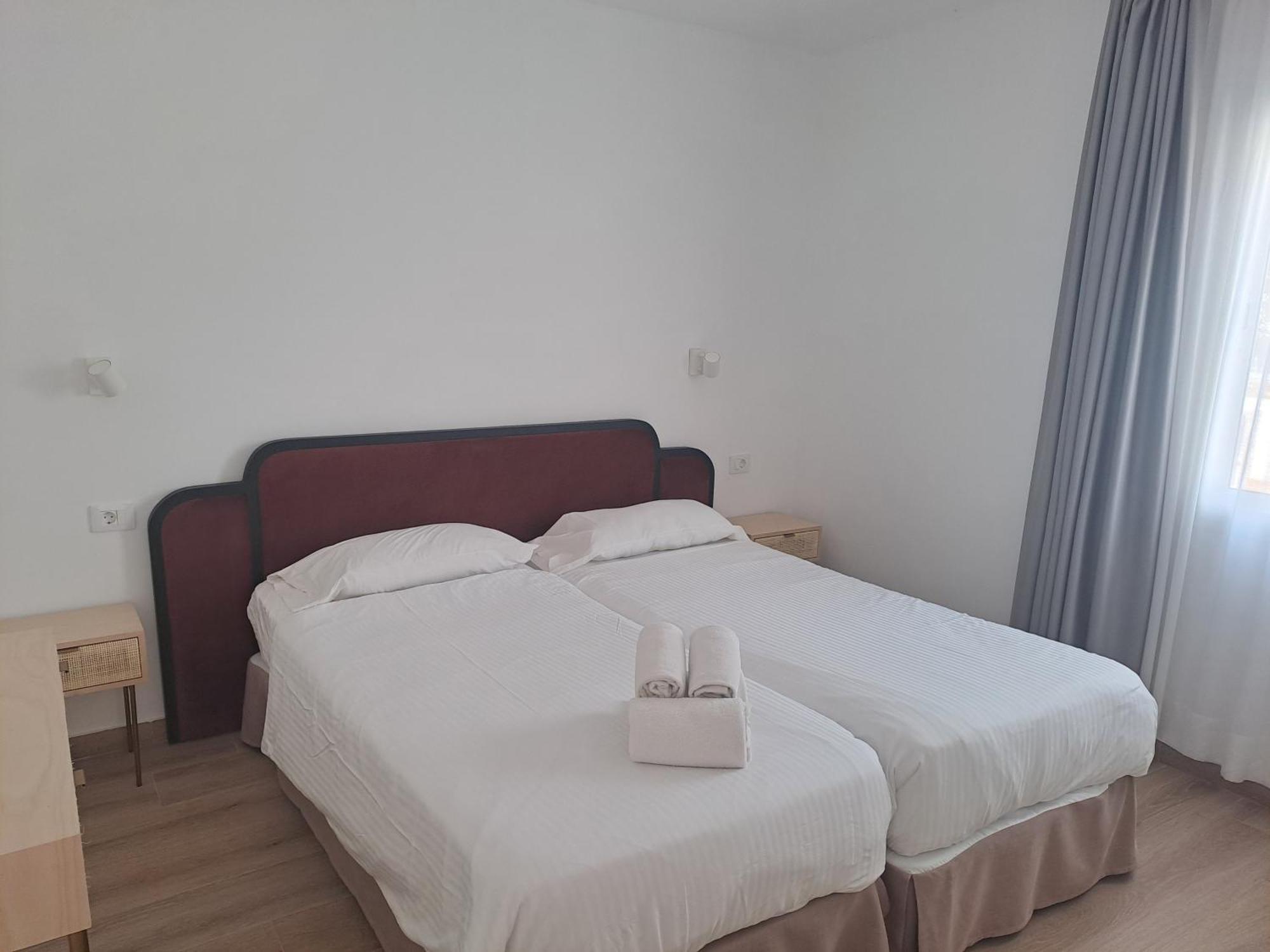 Homeforguest Apartamento Con Terraza Y Piscina En Corralejo Luaran gambar