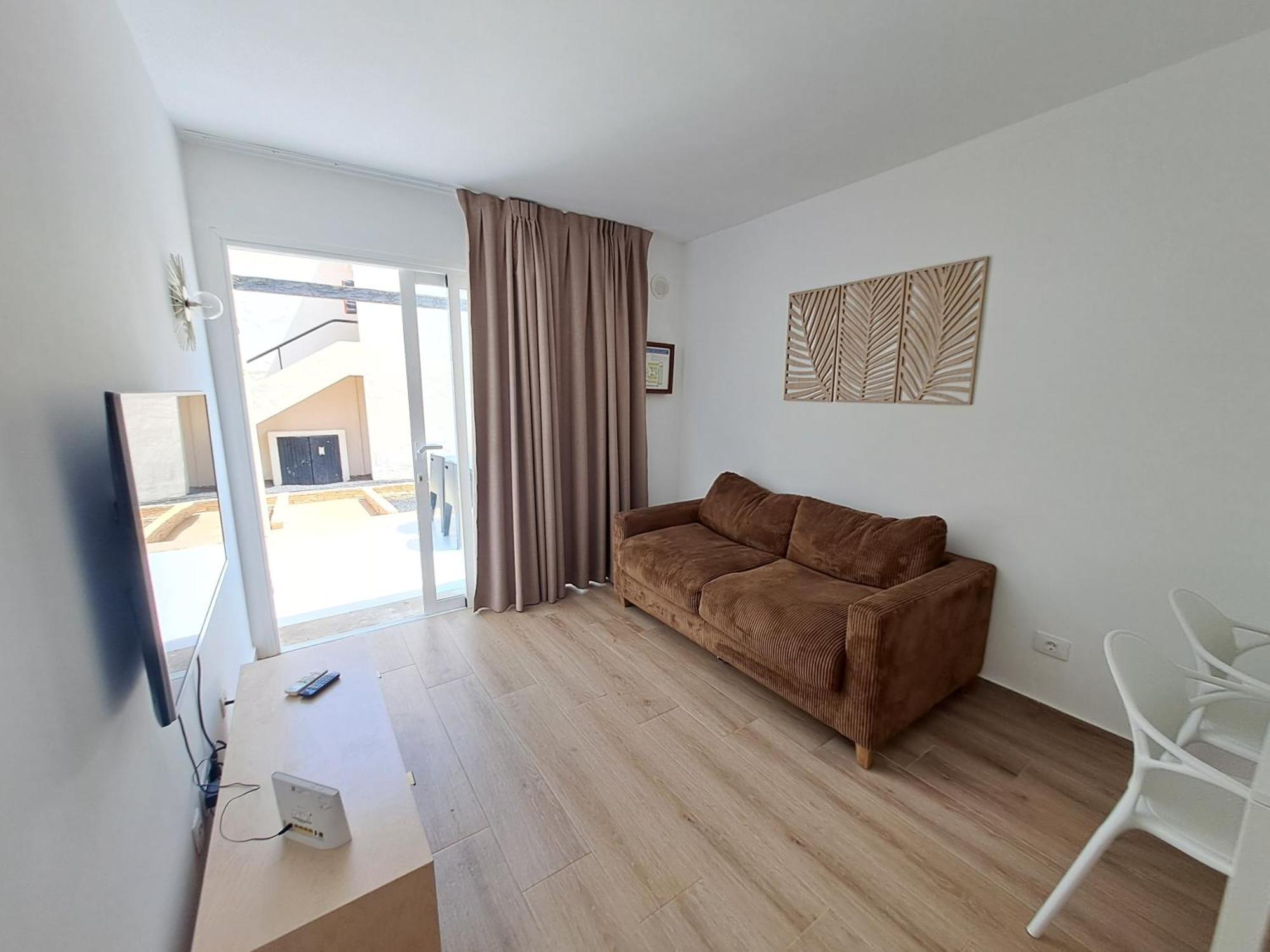 Homeforguest Apartamento Con Terraza Y Piscina En Corralejo Luaran gambar