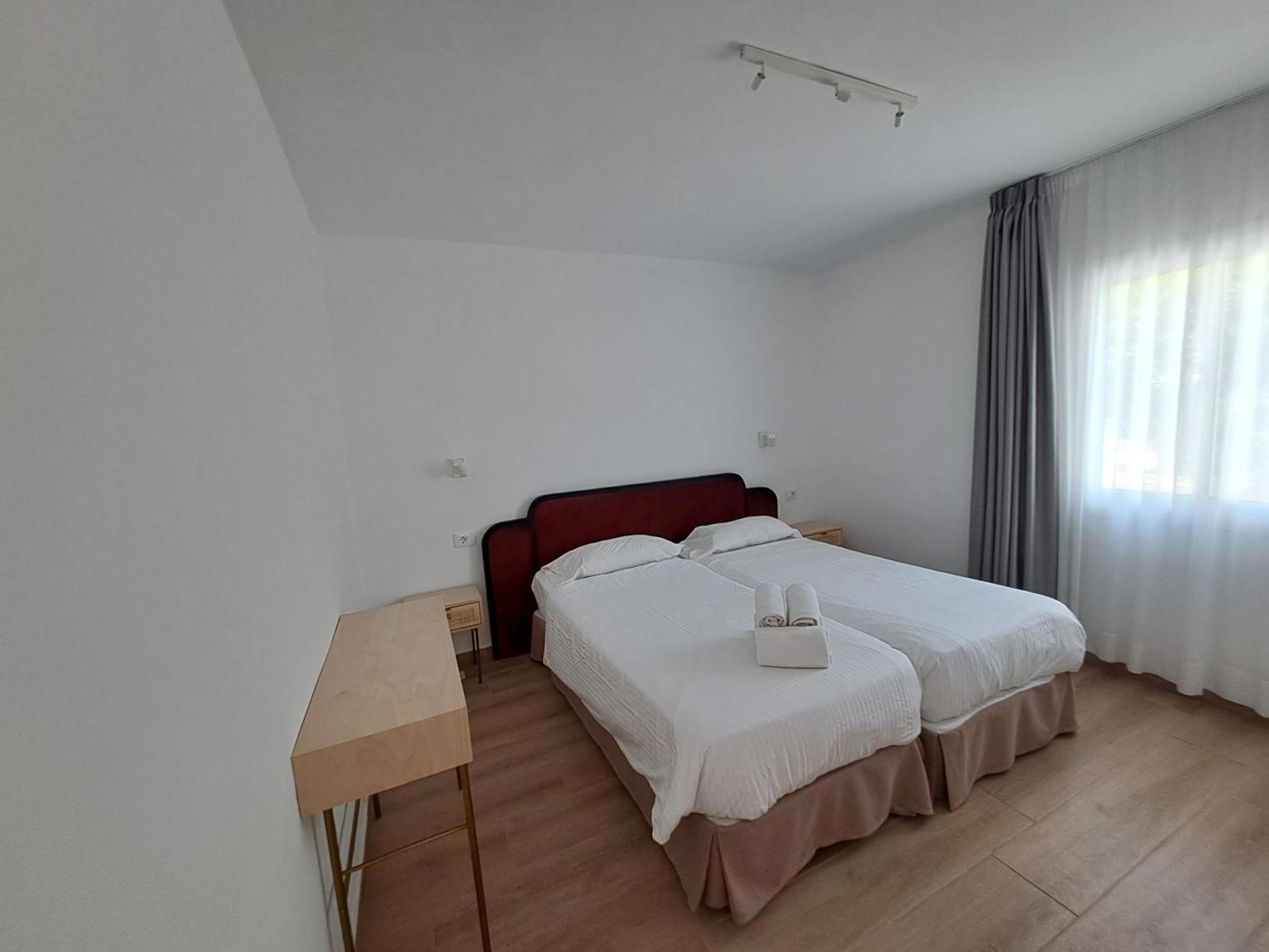 Homeforguest Apartamento Con Terraza Y Piscina En Corralejo Luaran gambar