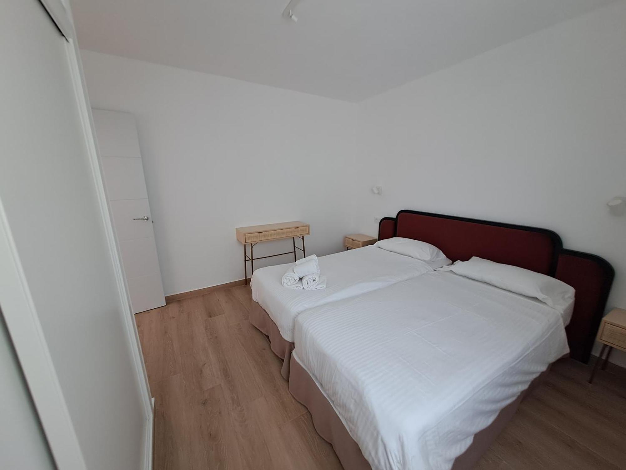 Homeforguest Apartamento Con Terraza Y Piscina En Corralejo Luaran gambar